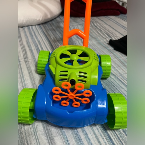 Bubble Lawn Mower Toddler Toy - Picture 6 of 8